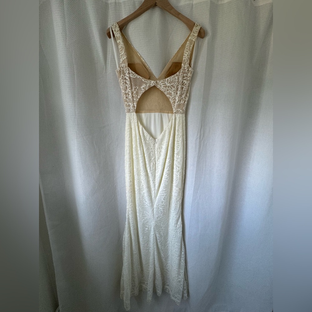 BHLDN Cream Sleeveless V-Neck Wedding Gown - Picture 8 of 16